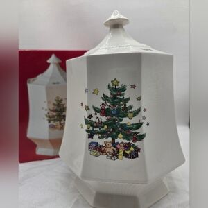 Nikko Ceramics Festive White Jar with Christmas Tree